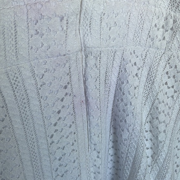 Le Chateau Lined Lace Dress - Picture 5 of 9